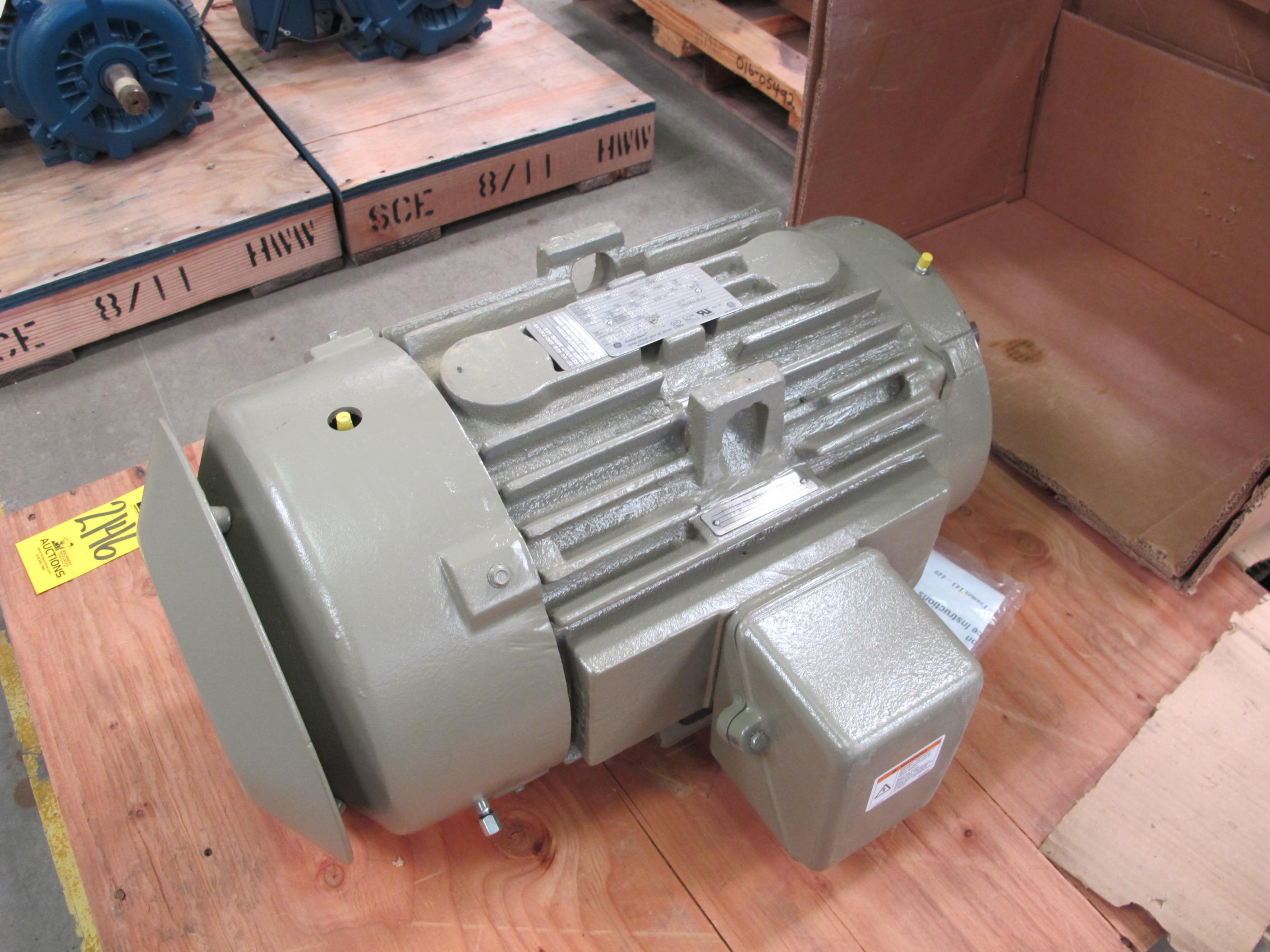 MOTOR, ELECTRIC TYPE, 30 HORSEPOWER, 460VAC, 3 PHASE, 60HZ ELEC RATING, 3545RPM, 286TC FRAME, 32.7 AMPS, TEFC ENCLOSURE, CONT DUTY, 1.15 SERVICE FACTOR. INCLUDES 115V, 60W SPACE HEATER. VERTICAL MOUNT-C FACE, INCLUDE SPEED/TORQUE/CURRENT CURVE. NEMA CODE-G, DESIGN-B, CLASS-H INSULATION, PART # DN213A8526CTP001 (W-44) LOADING & HANDLING FEE $15-